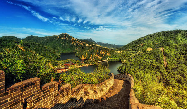 A picture of the Great Wall of China.